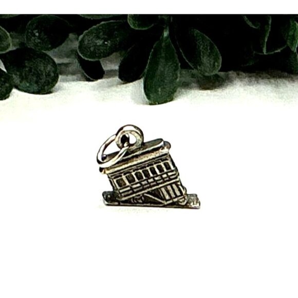 Pewter San Francisco Cable Car Charm Pendant - Picture 1 of 5